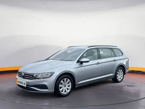 Used VOLKSWAGEN PASSAT Petrol 2022 Ad 