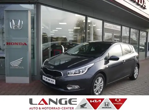 Used KIA CEED Petrol 2014 Ad 