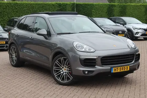 Used PORSCHE CAYENNE Hybrid 2015 Ad 