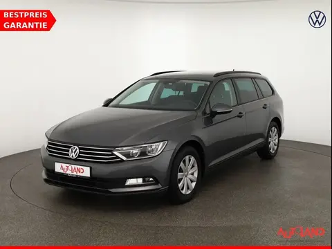 Used VOLKSWAGEN PASSAT Petrol 2016 Ad 