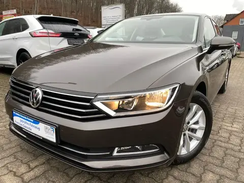 Used VOLKSWAGEN PASSAT Petrol 2015 Ad 