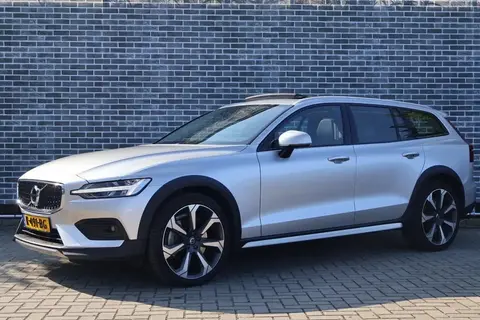 Used VOLVO V60 Hybrid 2020 Ad 