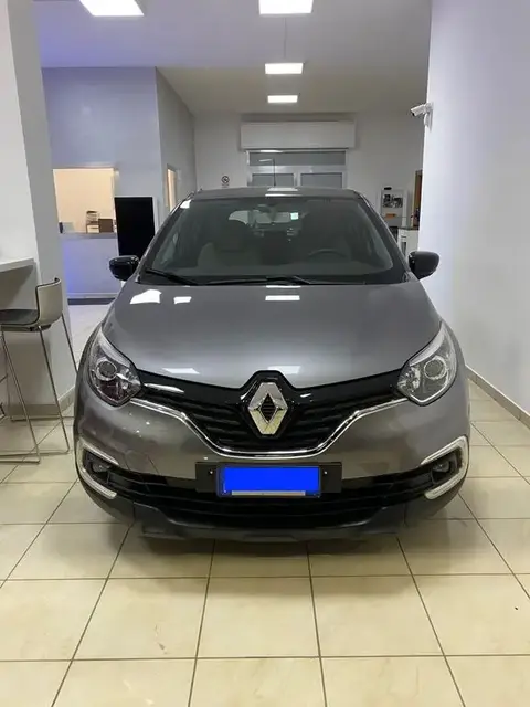 Used RENAULT CAPTUR Diesel 2018 Ad 