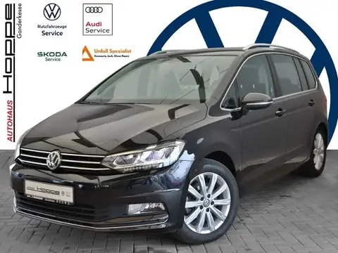 Used VOLKSWAGEN TOURAN Petrol 2016 Ad 