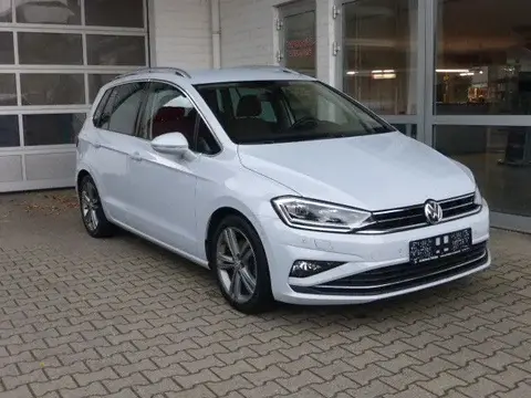 Used VOLKSWAGEN GOLF Petrol 2018 Ad 