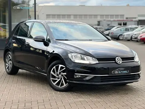 Used VOLKSWAGEN GOLF Petrol 2017 Ad 