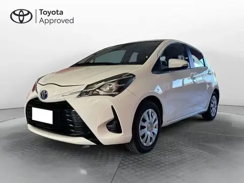 Used TOYOTA YARIS Hybrid 2017 Ad 