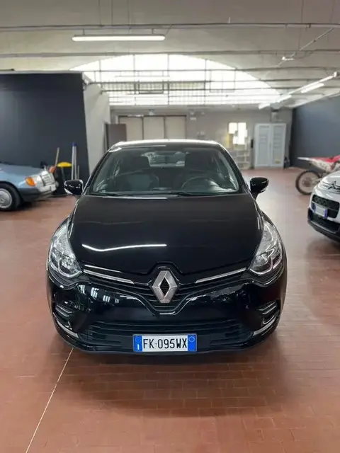 Used RENAULT CLIO Diesel 2017 Ad 