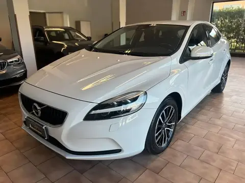 Annonce VOLVO V40 Essence 2018 d'occasion 