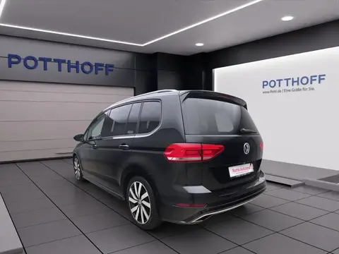 Used VOLKSWAGEN TOURAN Petrol 2020 Ad 