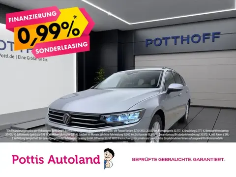 Used VOLKSWAGEN PASSAT Petrol 2024 Ad 