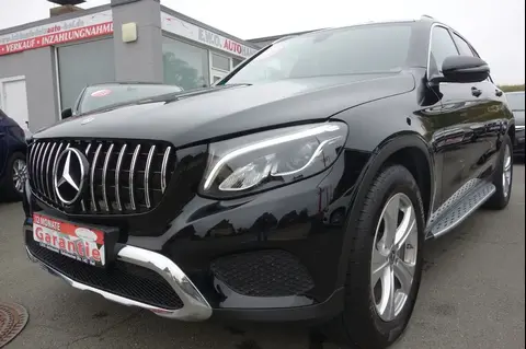 Used MERCEDES-BENZ CLASSE GLC Petrol 2017 Ad 