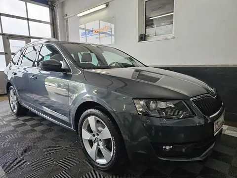 Used SKODA OCTAVIA Petrol 2016 Ad 