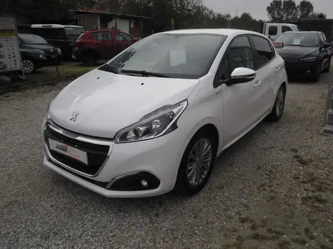 Used PEUGEOT 208 Petrol 2018 Ad 