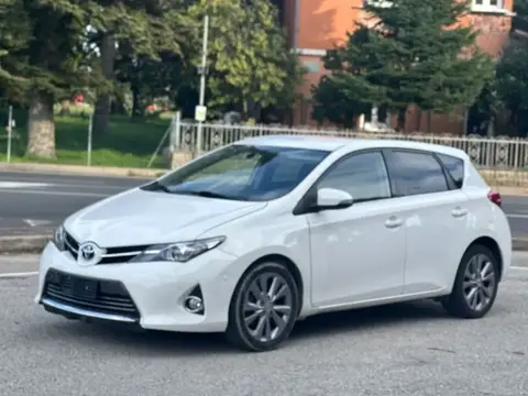 Used TOYOTA AURIS Hybrid 2015 Ad 