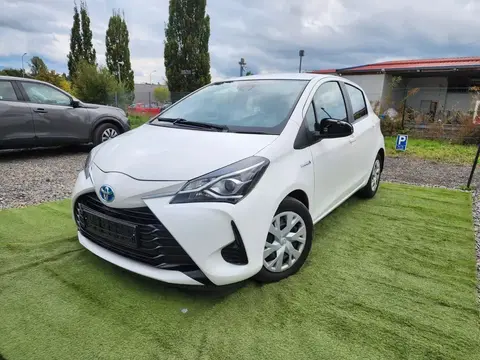 Used TOYOTA YARIS Hybrid 2019 Ad 