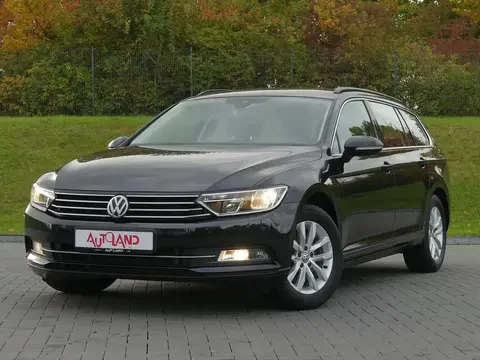 Used VOLKSWAGEN PASSAT Petrol 2019 Ad 