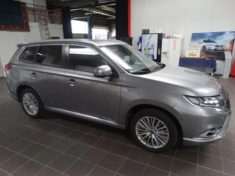 Used MITSUBISHI OUTLANDER Hybrid 2021 Ad 