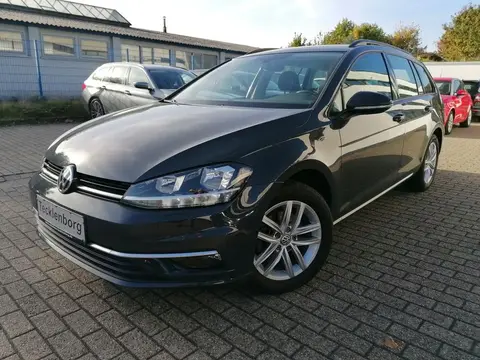 Used VOLKSWAGEN GOLF Petrol 2017 Ad 