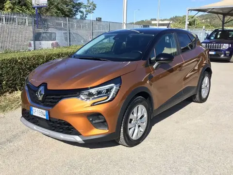 Used RENAULT CAPTUR Hybrid 2022 Ad 