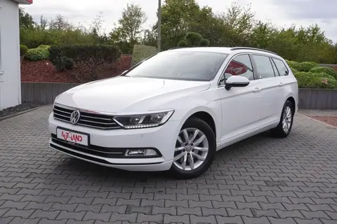 Used VOLKSWAGEN PASSAT Petrol 2018 Ad 