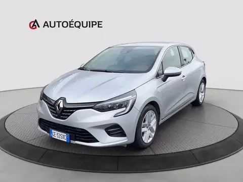 Used RENAULT CLIO Hybrid 2021 Ad 