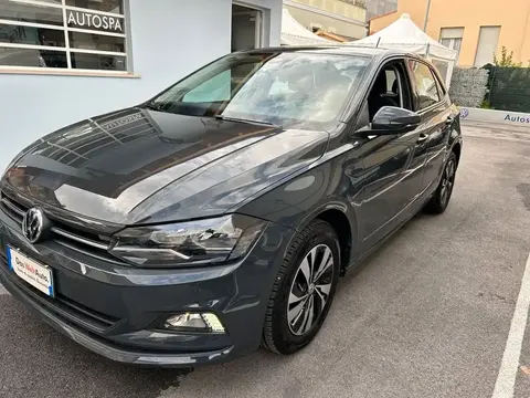 Used VOLKSWAGEN POLO  2018 Ad 