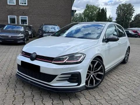 Used VOLKSWAGEN GOLF Petrol 2017 Ad 