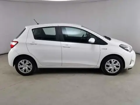 Used TOYOTA YARIS Hybrid 2019 Ad 