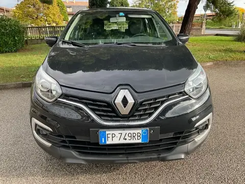 Used RENAULT CAPTUR Diesel 2018 Ad 