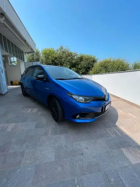 Used TOYOTA AURIS Hybrid 2019 Ad 