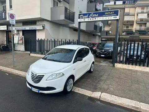 Annonce LANCIA YPSILON Essence 2015 d'occasion 