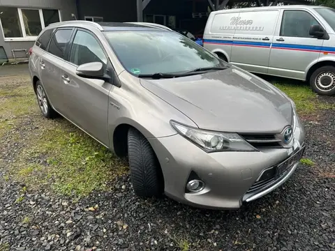 Used TOYOTA AURIS Hybrid 2014 Ad 