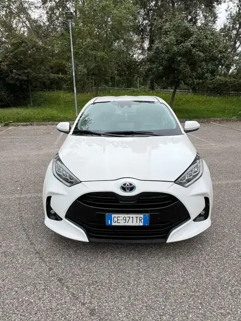 Used TOYOTA YARIS Hybrid 2021 Ad 