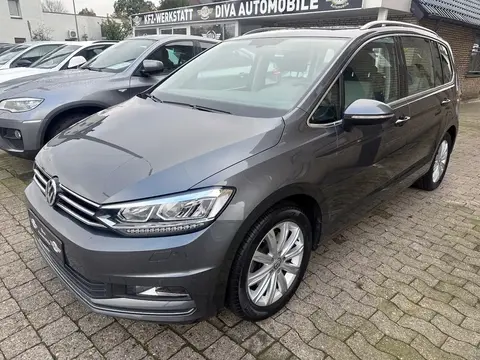 Used VOLKSWAGEN TOURAN Diesel 2017 Ad 