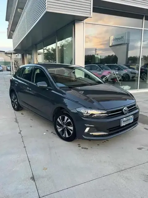 Used VOLKSWAGEN POLO  2018 Ad 