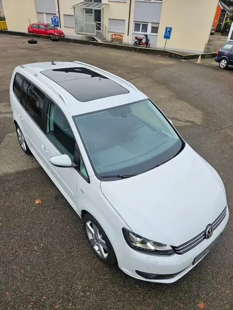 Used VOLKSWAGEN TOURAN Petrol 2015 Ad 