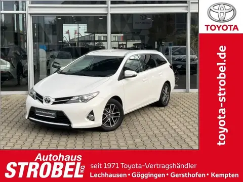 Used TOYOTA AURIS Petrol 2015 Ad 