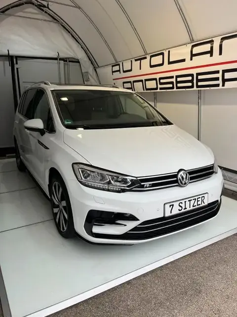 Used VOLKSWAGEN TOURAN Petrol 2017 Ad 