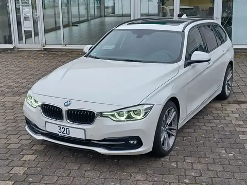 Used BMW SERIE 3 Petrol 2018 Ad 