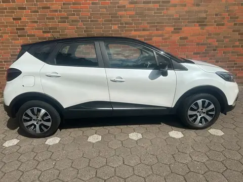 Used RENAULT CAPTUR Petrol 2017 Ad 