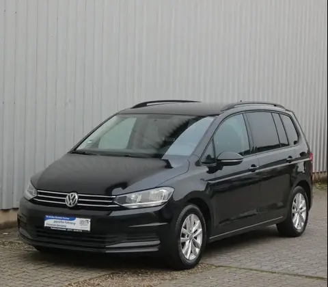 Used VOLKSWAGEN TOURAN Petrol 2016 Ad 