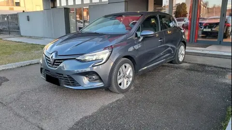 Used RENAULT CLIO Hybrid 2021 Ad 