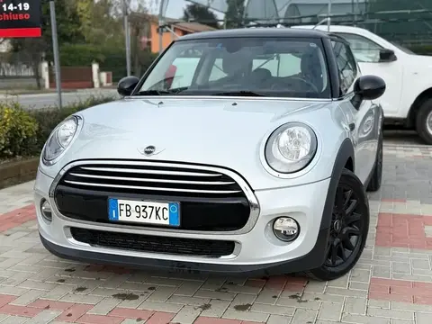 Used MINI COOPER Petrol 2015 Ad 