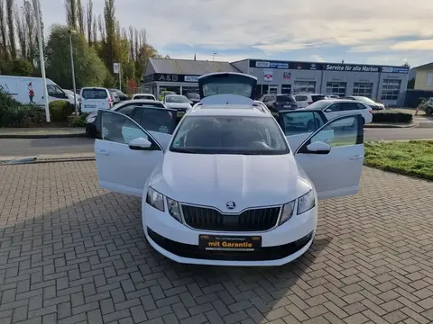 Used SKODA OCTAVIA Petrol 2017 Ad 