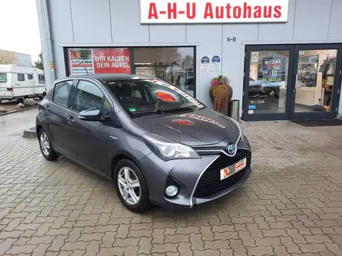 Used TOYOTA YARIS Hybrid 2016 Ad 