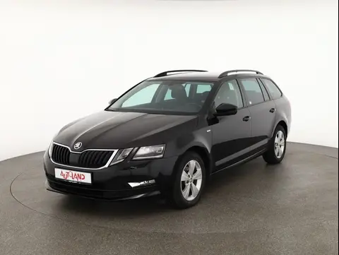 Used SKODA OCTAVIA Petrol 2019 Ad 