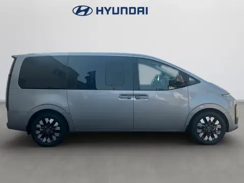 Used HYUNDAI STARIA Diesel 2024 Ad 