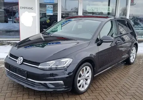 Used VOLKSWAGEN GOLF Petrol 2018 Ad 