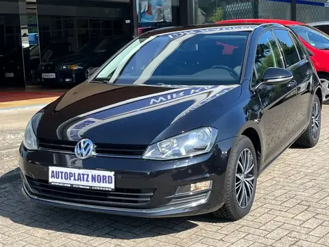 Used VOLKSWAGEN GOLF Petrol 2017 Ad 